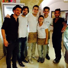 Da Battiti a Trani, Marco Carta e gli Zero Assoluto in visita in città