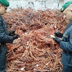 Il materiale sequestrato dalla Guardia di Finanza