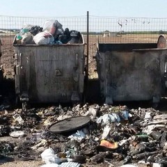 Rifiuti a Boccadoro, incendiato il cumulo della segnalazione