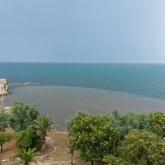 Maltempo: auto bloccate e tanta sporcizia in mare