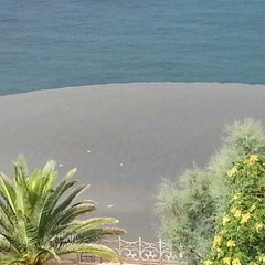 Maltempo: auto bloccate e tanta sporcizia in mare