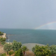 Maltempo: auto bloccate e tanta sporcizia in mare