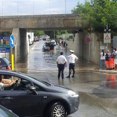 Maltempo: auto bloccate e tanta sporcizia in mare