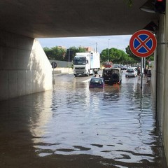 Maltempo: auto bloccate e tanta sporcizia in mare