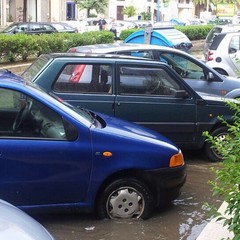 Maltempo: auto bloccate e tanta sporcizia in mare