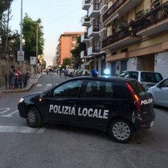 Treni bloccati e passaggio a livello di Trani in tilt