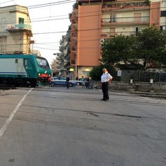 Treni bloccati e passaggio a livello di Trani in tilt