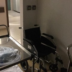 Ennesima passeggiata notturna in ospedale, il materiale integrale