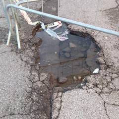 Buche in via Borsellino