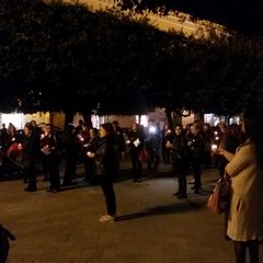 Docenti in piazza in un flash mob contro DDL sulla riforma scolastica