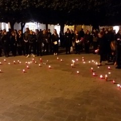 Docenti in piazza in un flash mob contro DDL sulla riforma scolastica