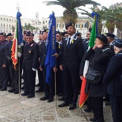 Cerimonia del 25 aprile in via Statuti Marittimi