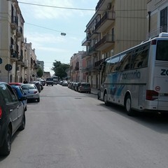 Caos bus turistici in via Bovio e Piazza Gradenico