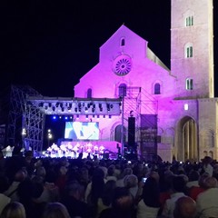 Trani, concerto di Renzo Arbore