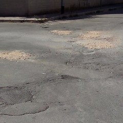 Emergenza buche piazza Madre Teresa di Calcutta