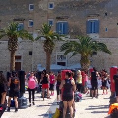 Allenamenti di fitboxe in piazza Quercia