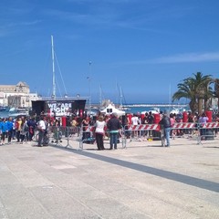 Allenamenti di fitboxe in piazza Quercia