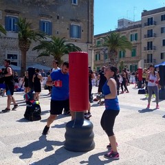 Allenamenti di fitboxe in piazza Quercia