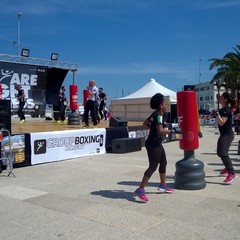 Allenamenti di fitboxe in piazza Quercia