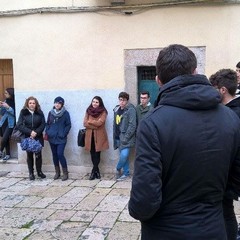 Gli studenti democratici installano un lucchetto alla torre dell'orologio