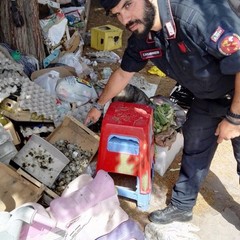 Carabinieri sequestrano capannone via Papa Giovanni XXIII