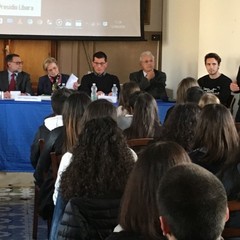 Pasquale Drago e Giulia Pavese incontrano gli studenti del De Sanctis