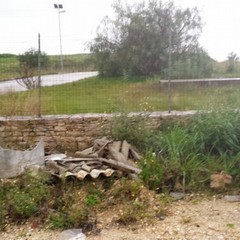 Amianto abbandonato nei pressi dell'ex discarica