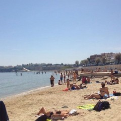 spiaggia di Colonna prima domenica di mare