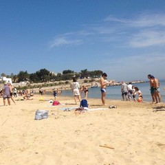 spiaggia di Colonna prima domenica di mare