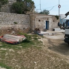 Pulizia straordinaria dei tratti di Colonna e Baia del pescatore