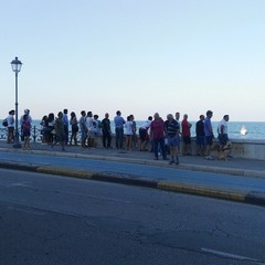 Bagnante scambiato per morto sul Lungomare di Trani