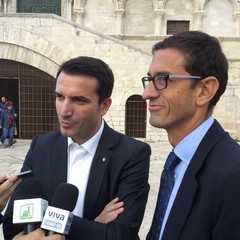 Il sindaco di Tirana visita Cattedrale e Porto