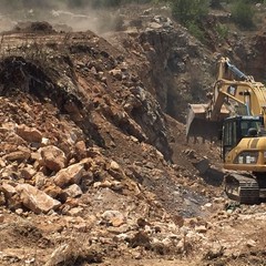Cava-discarica in contrada Casa Rossa