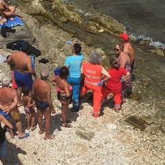 Avverte malore in mare