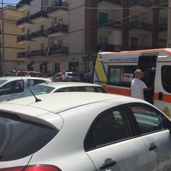 Incidente auto moto su Via Andria, ferito un ragazzo