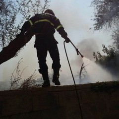 Nuovo incendio in via Torrente Antico