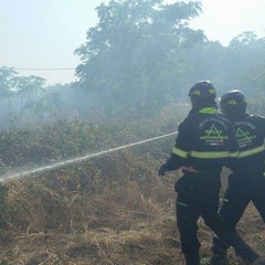 Nuovo incendio in via Torrente Antico