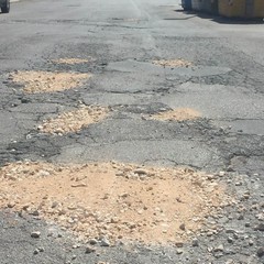 Emergenza buche piazza Madre Teresa di Calcutta