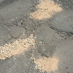 Emergenza buche piazza Madre Teresa di Calcutta