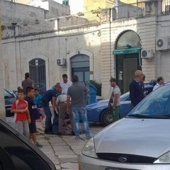 Anziano avverte malore e cade in via Nigro