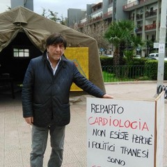 Briguglio protesta in piazza Albanese