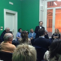 Una mimosa per celebrare le grandi donne tranesi