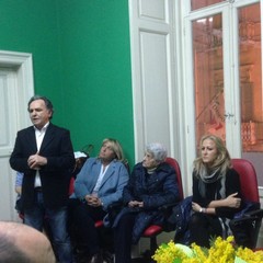 Una mimosa per celebrare le grandi donne tranesi