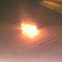 Auto in fiamme in via delle Tufare