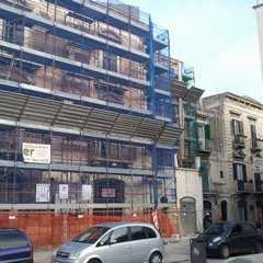 Palazzo di piazza Longobardi con Fondaco