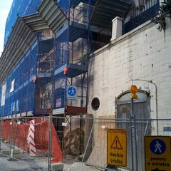 Palazzo di piazza Longobardi con Fondaco