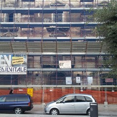 Palazzo di piazza Longobardi con Fondaco