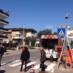 nuove strisce pedonali in via Malcangi