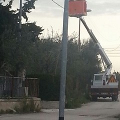 tecnici Amet intervengono in via Turrisana per cavo alta tensione