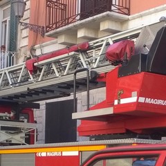 Bloccata in casa, una famiglia soccorsa dai Vigili del Fuoco